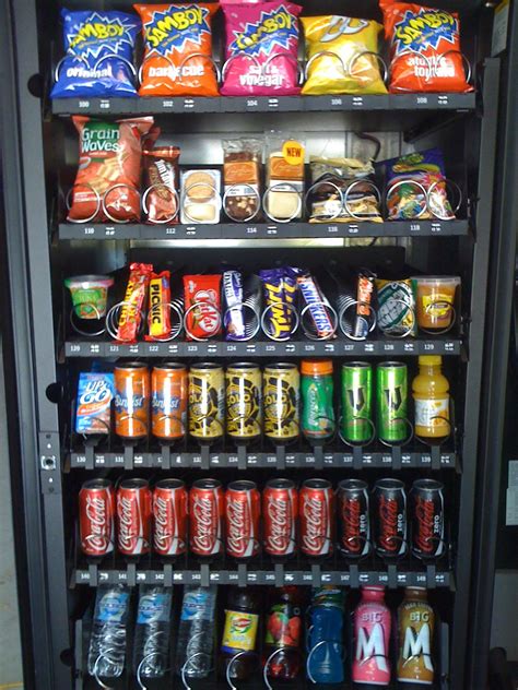 как обхитрить автомат с едой без денег
